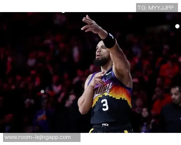 狄龙称全队信任布克队友进步速度超越灰熊火箭时期 狄龙称全队信任布克队友进步速度超越灰熊火箭时期