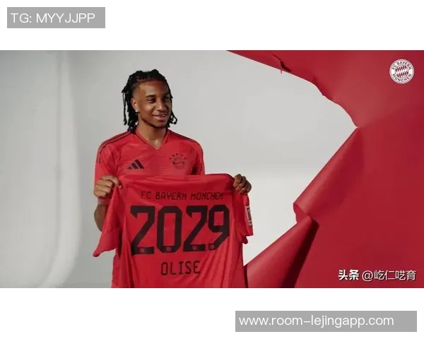 拜仁海报热身欧冠对决巴黎罗贝里小猪同框伊布小罗回忆重温